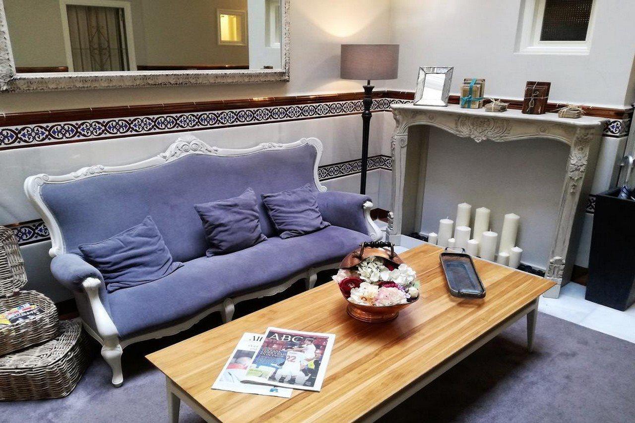 Le Petit Paris Hotel Севиля Екстериор снимка