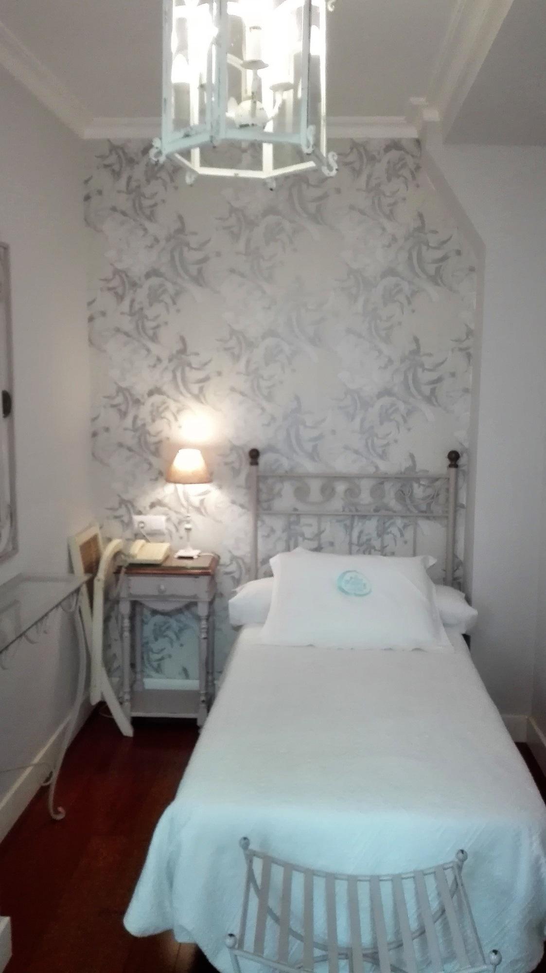 Le Petit Paris Hotel Севиля Екстериор снимка